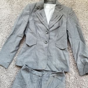 Tahari pants suit